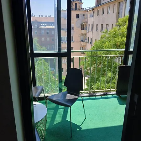27 Shades Of * Budapest